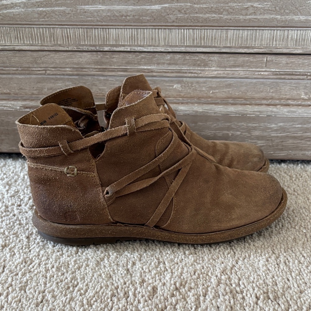 Born moccasin boots